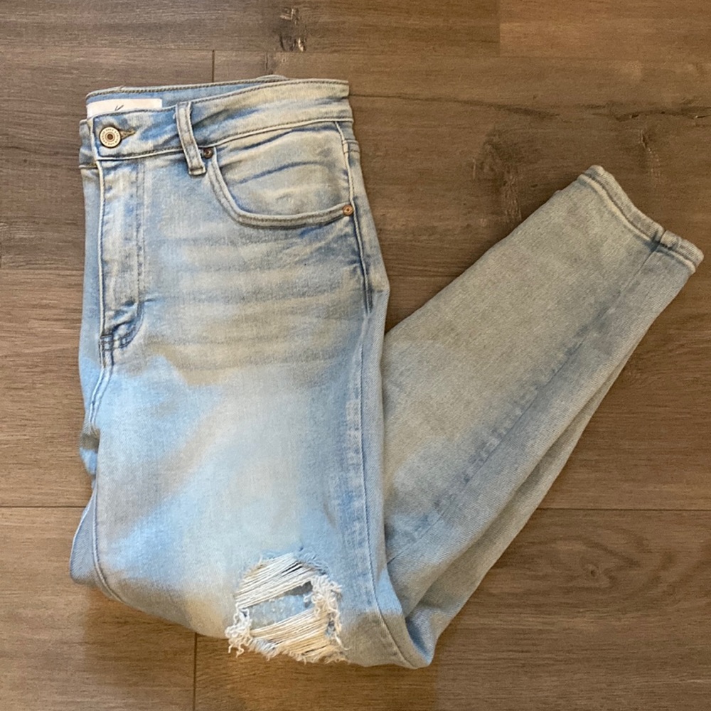 Light wash Kancan distressed jeans